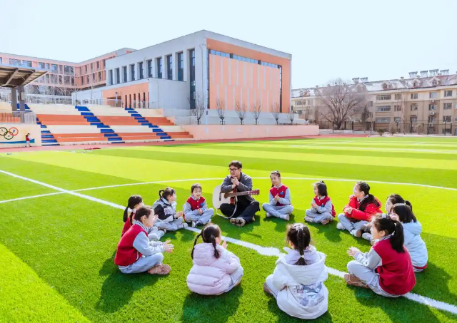 教师队伍活水持续出现为