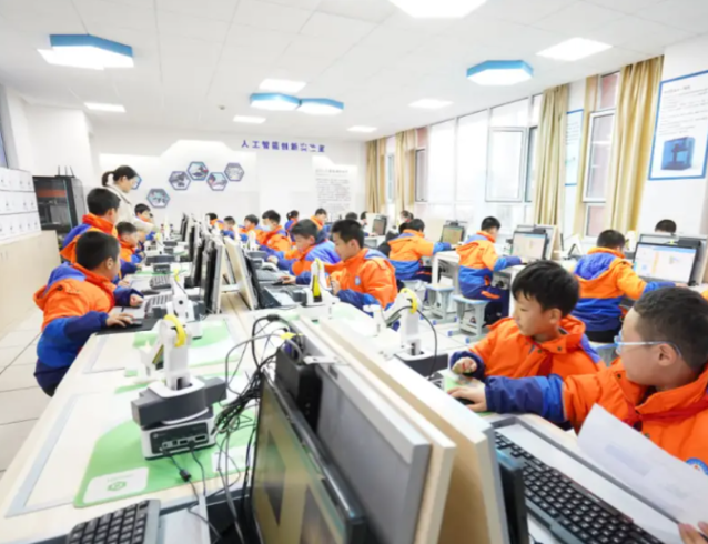 创新素质的人工智能学中