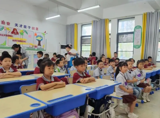 听巡课1000余节精准确诊讲