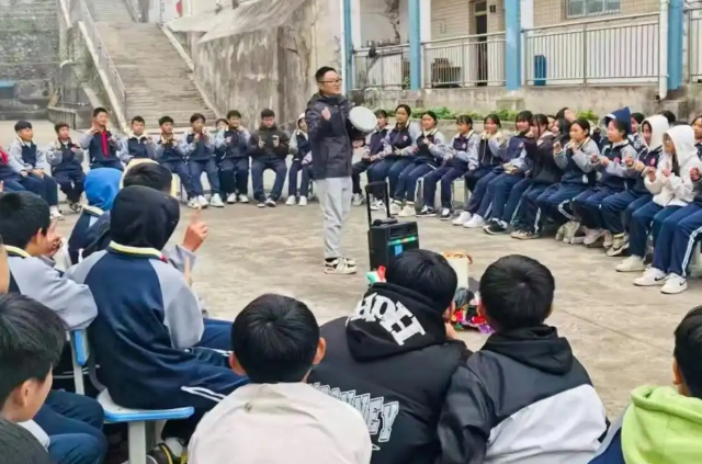 传来阵阵充溢节奏的“鼓