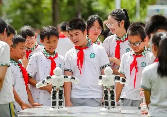 教育之间的有机联合特别