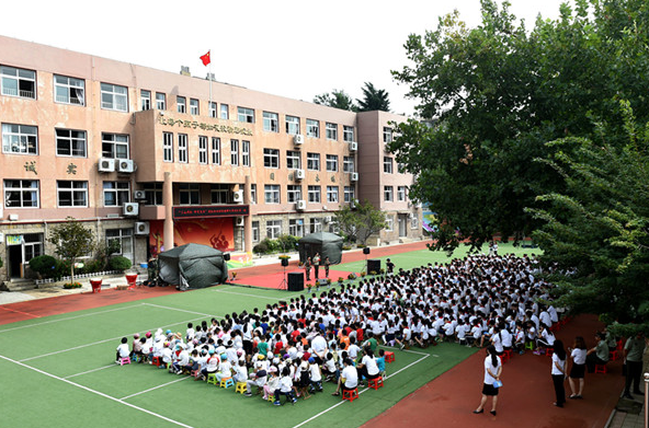 督促家长规范接送行为加