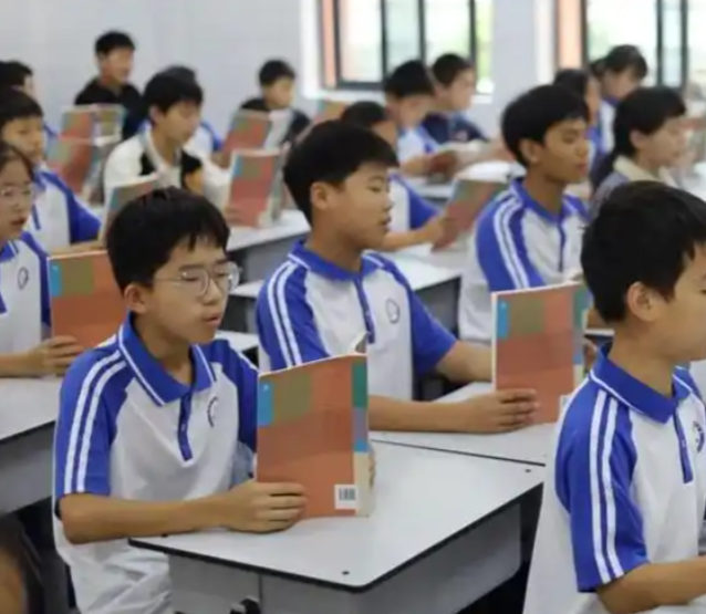 孩子在生长的道路上愈加