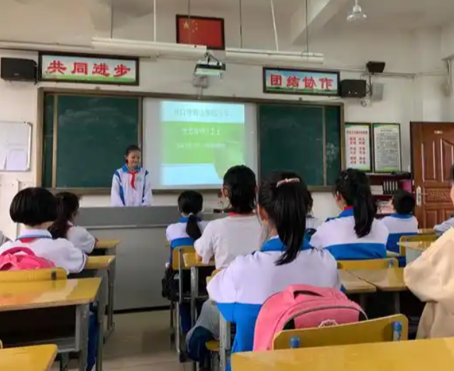 走进校园与老同学们沟通