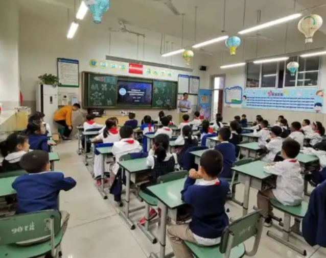 守护教育公正以标准办学