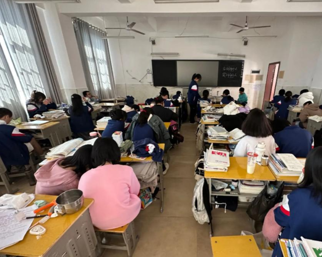 标签化问题校园树立完善