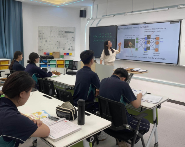 师生与智能技能协同创生